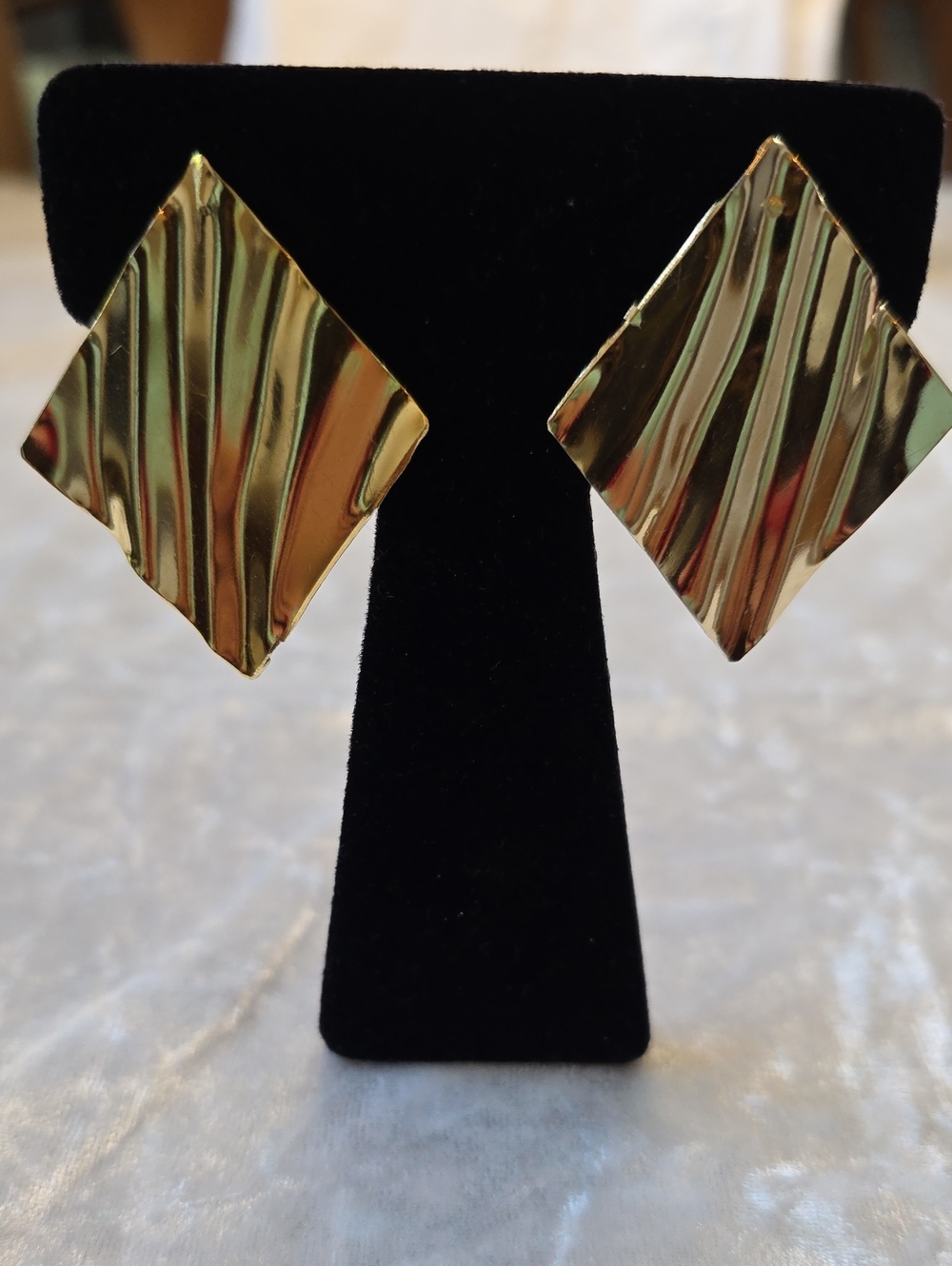 Gold Vintage 80s Textured Diamond-Shape Rippled Stud Earrings*